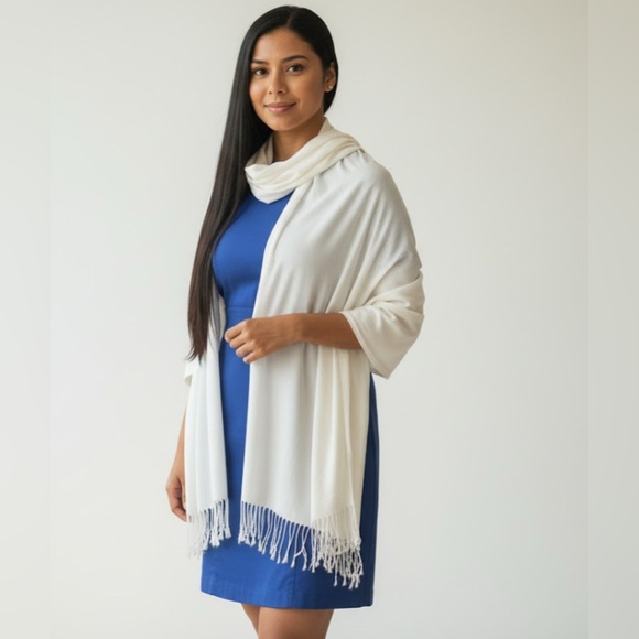 Other - Chic White Fringe Shawl
